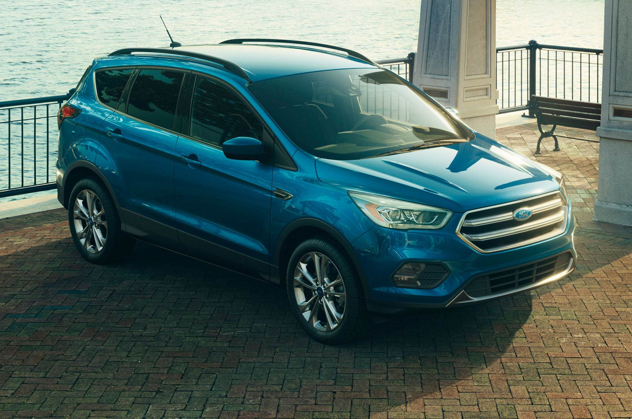 2017-Ford-Escape-Titanium-front-side-view-parked