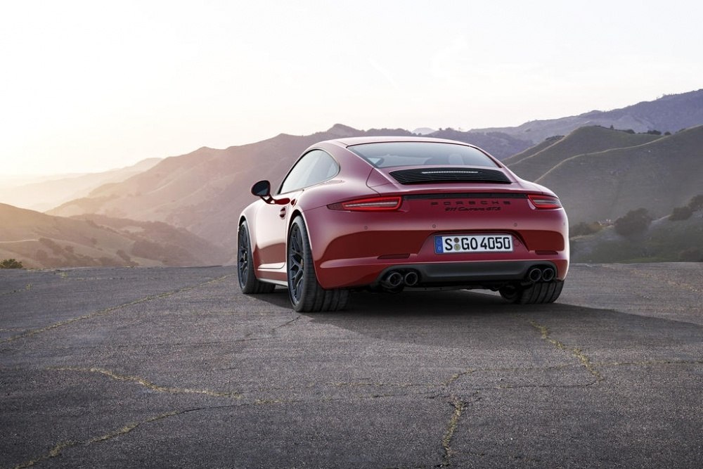 2015-Porsche-911-Carrera-GTS-1