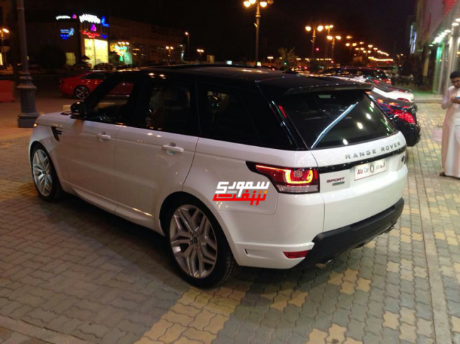 وصول سيارة رينج روفر سبورت 2014 إلى المملكة العربية السعودية في معرض ألو للسيارات