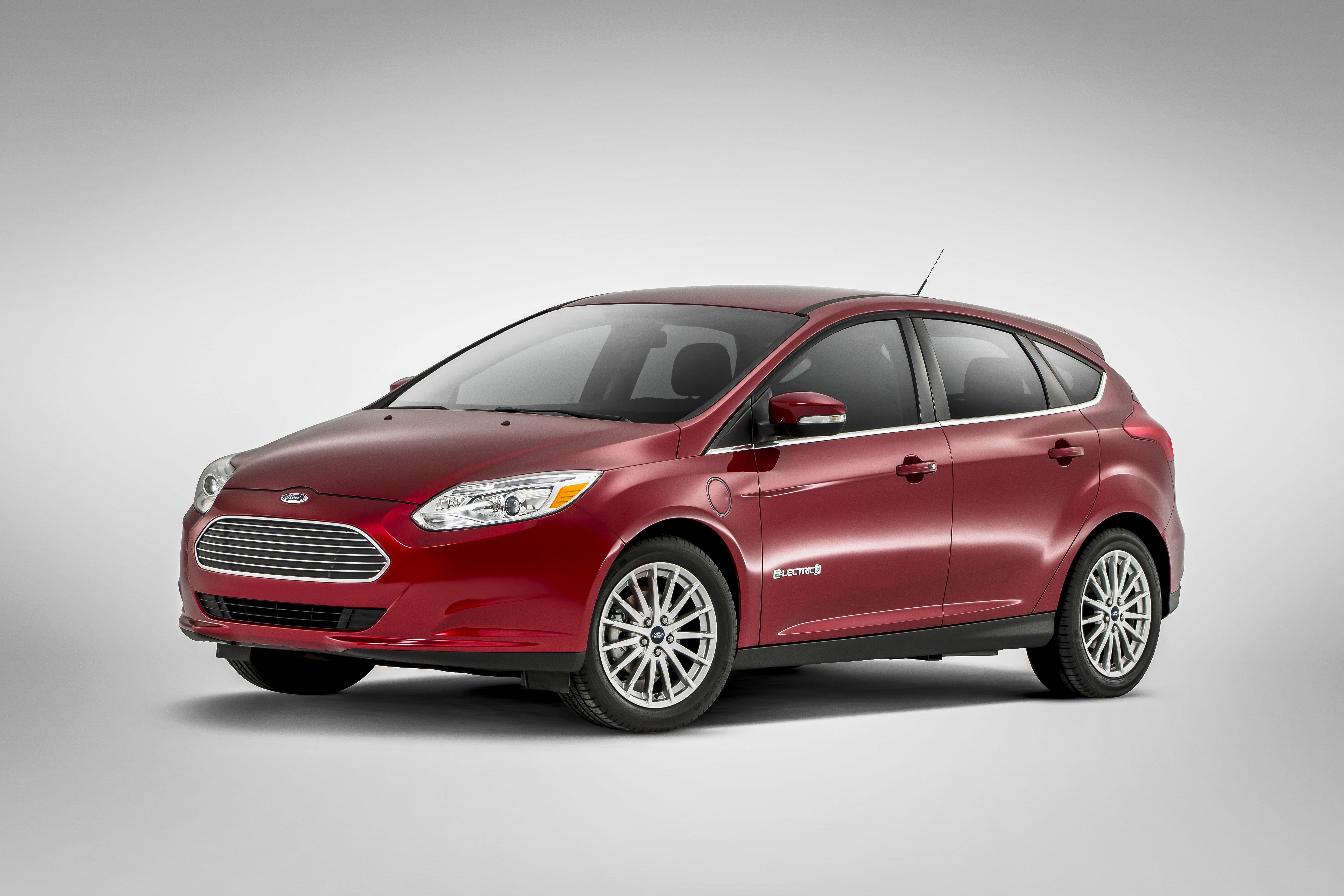 Автомобиль форд. Ford Focus 2013 Electric. Ford Focus Electric 2015. Ford Focus Electric 2018. 2015 Ford Focus 5dr HB se.