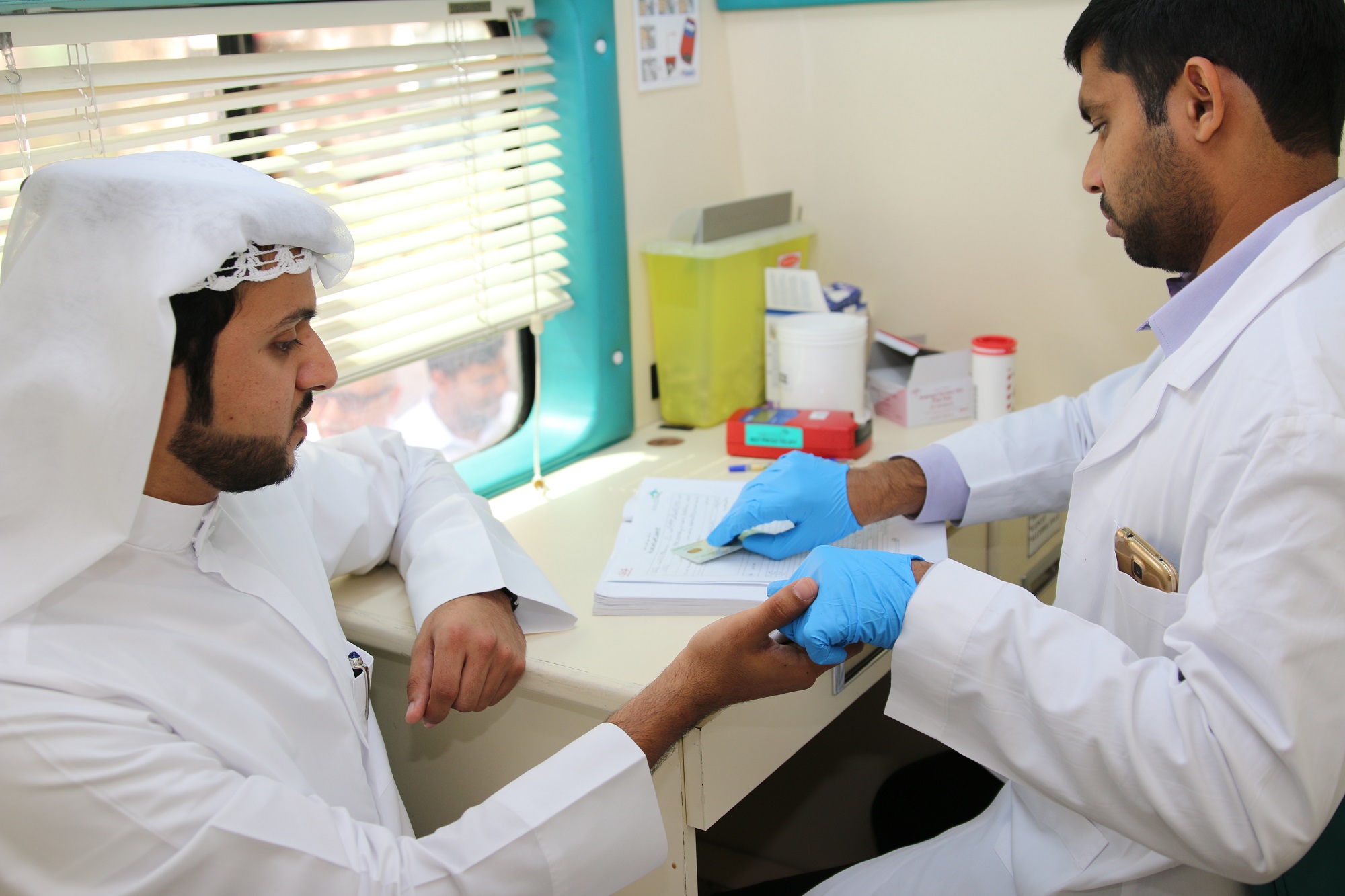 Катар это в медицине. Медицина в ОАЭ. Медицина в арабских Эмиратах. Арабский врач. Арабские медики.