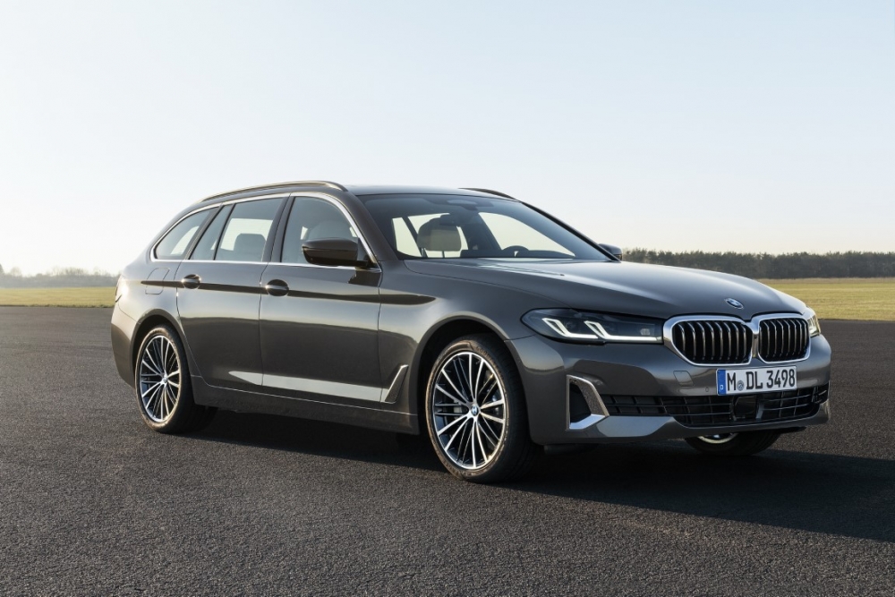 https://saudishift.com/wp-content/uploads/2020/05/2021-BMW-5-Series-Touring-10-1000x667.jpg