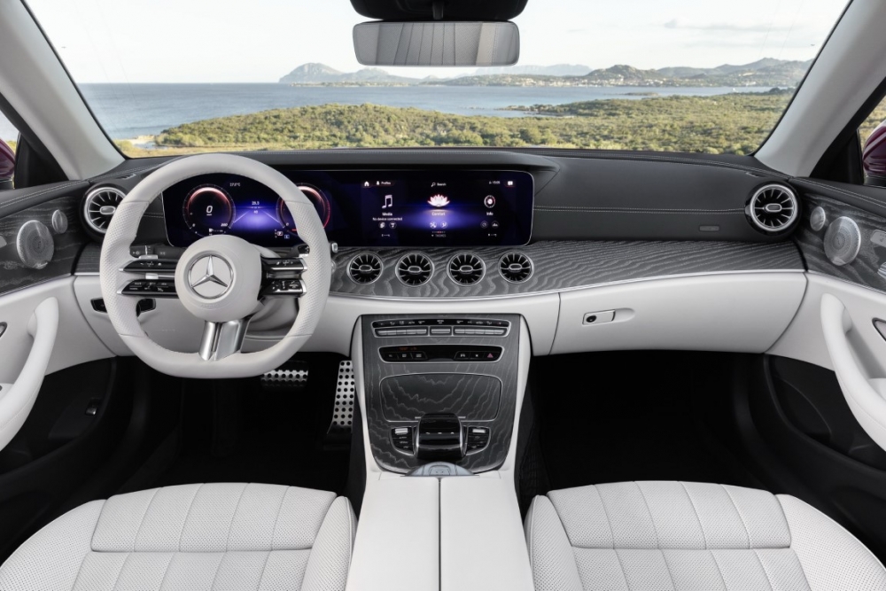https://saudishift.com/wp-content/uploads/2020/05/2021-Mercedes-Benz-E-Class-Coupe-Cabriolet-26-1-1000x667.jpg