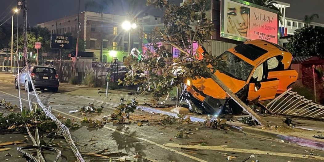 أصبح 3 أشخاص في المستشفى بعد حادث كبير لسيارة لامبورغيني أوروس في هوليوود، أما السيارة نفسها فقد تحطمت.